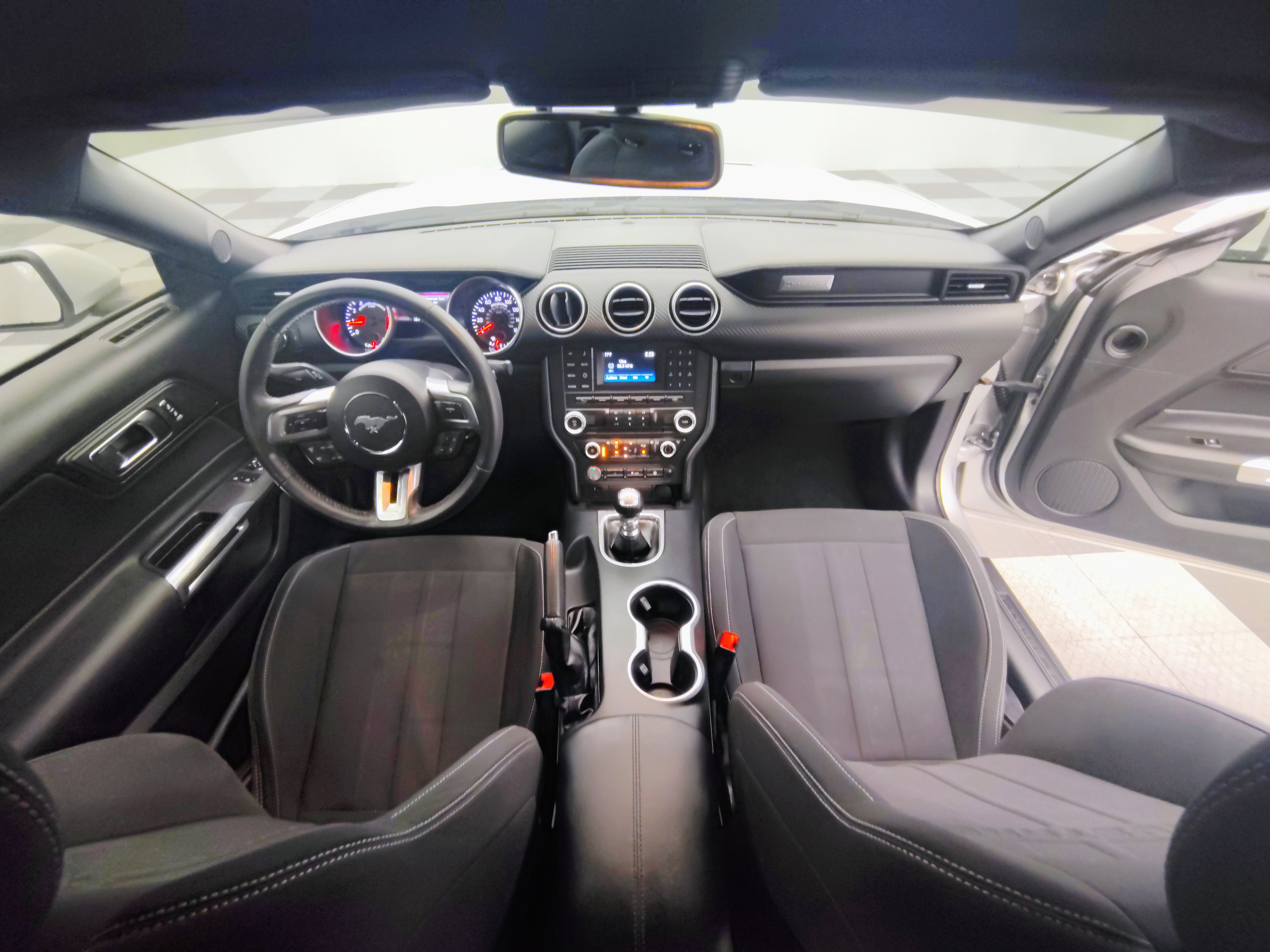 Used 2018 Ford Mustang Coupe image 25