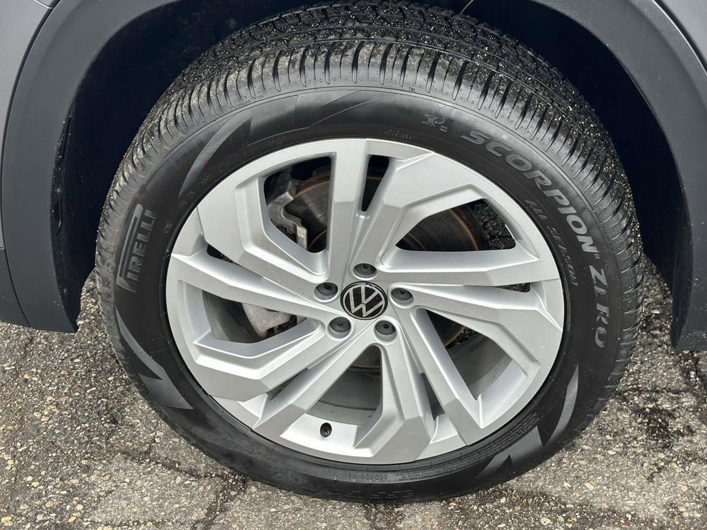 Certified 2023 Volkswagen Atlas SE w/ Panoramic Sunroof Package image 9