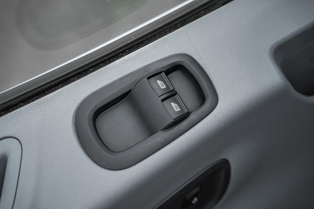 Used 2015 Ford Transit 350 XLT image 30