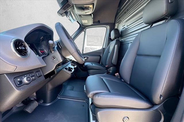 New 2026 Mercedes-Benz Sprinter 2500 image 18