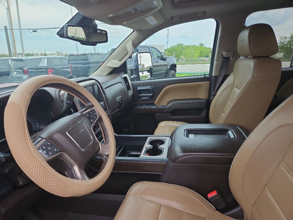 Used 2019 GMC Sierra 2500 Denali w/ Duramax Plus Package AWD/4WD image 14