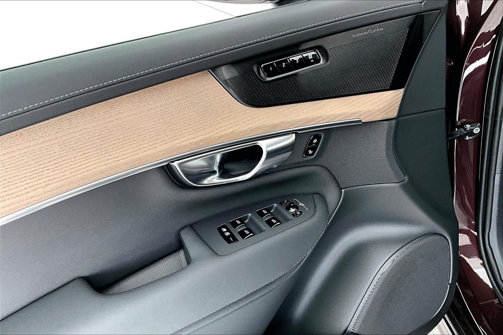 New 2026 Volvo XC90 B6 Plus AWD/4WD image 18
