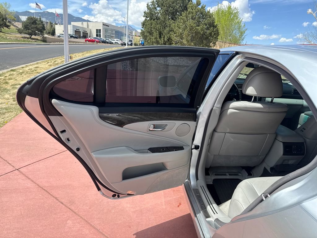 Used 2010 Lexus LS 460 AWD image 18