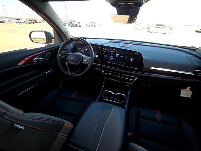 Used 2025 Chevrolet Traverse RS w/ LPO, Floor Liner Package FWD image 17