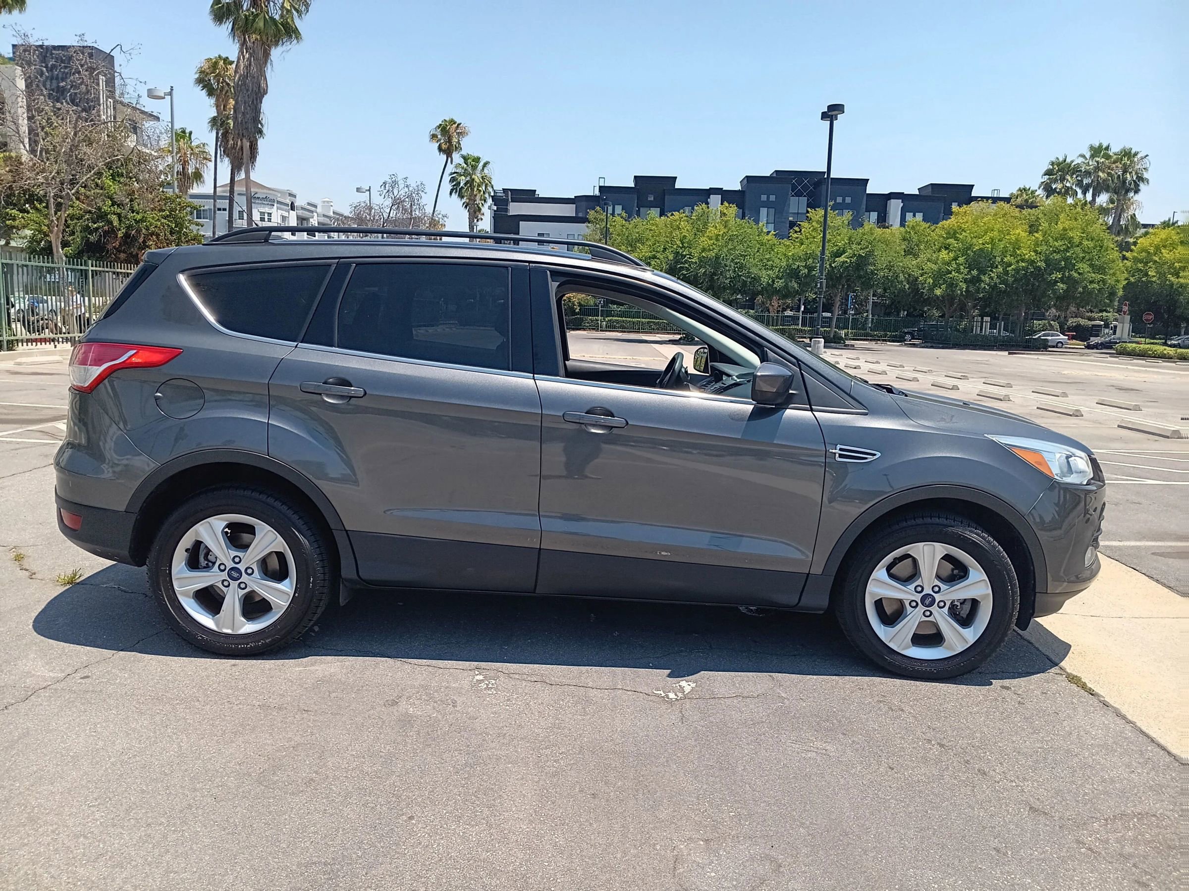 Used 2016 Ford Escape SE image 4