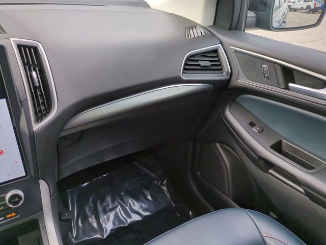 Used 2023 Ford Edge SEL w/ Sport Appearance Package image 17