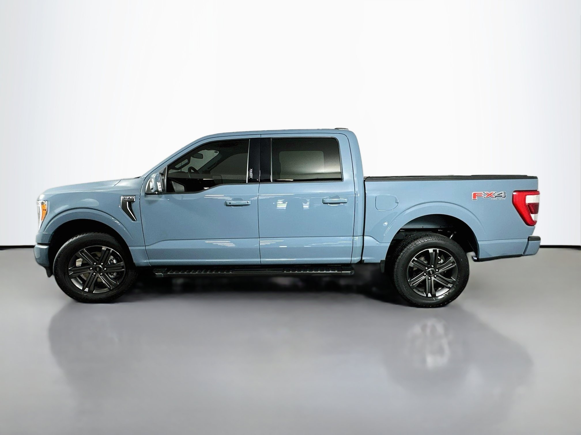 Used 2023 Ford F150 Lariat AWD/4WD image 4