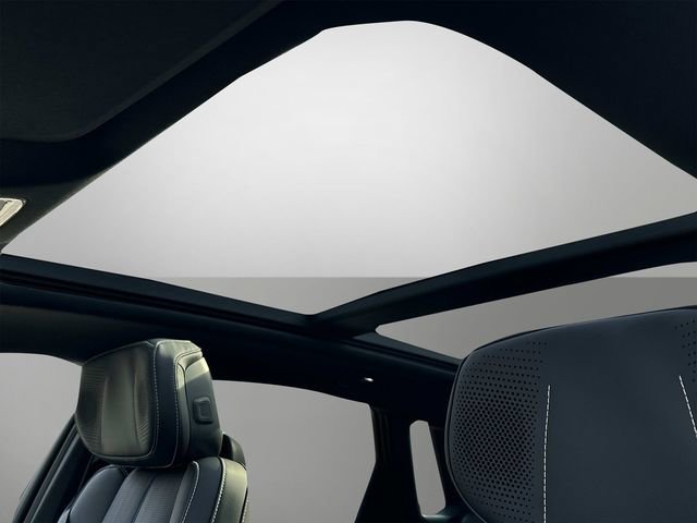 Used 2025 Cadillac Lyriq Luxury w/ LPO, Floor Liner Package image 9