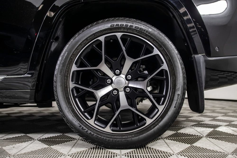 Used 2024 Jeep Grand Cherokee Summit AWD/4WD image 48
