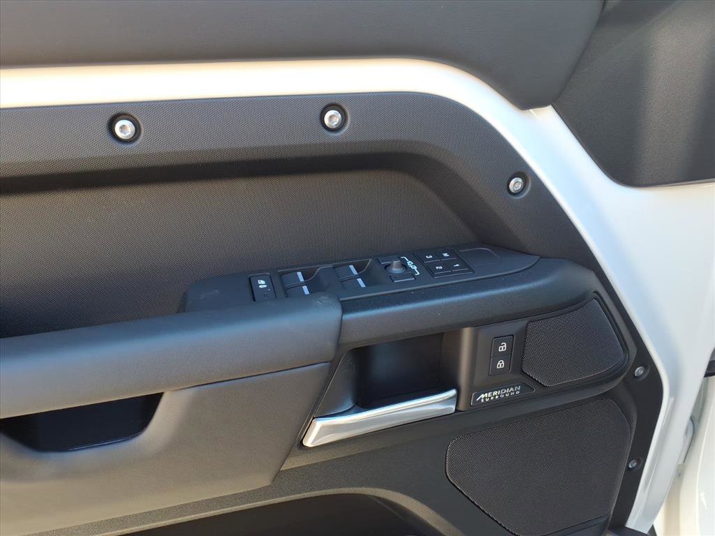 New 2026 Land Rover Defender 110 V8 image 10