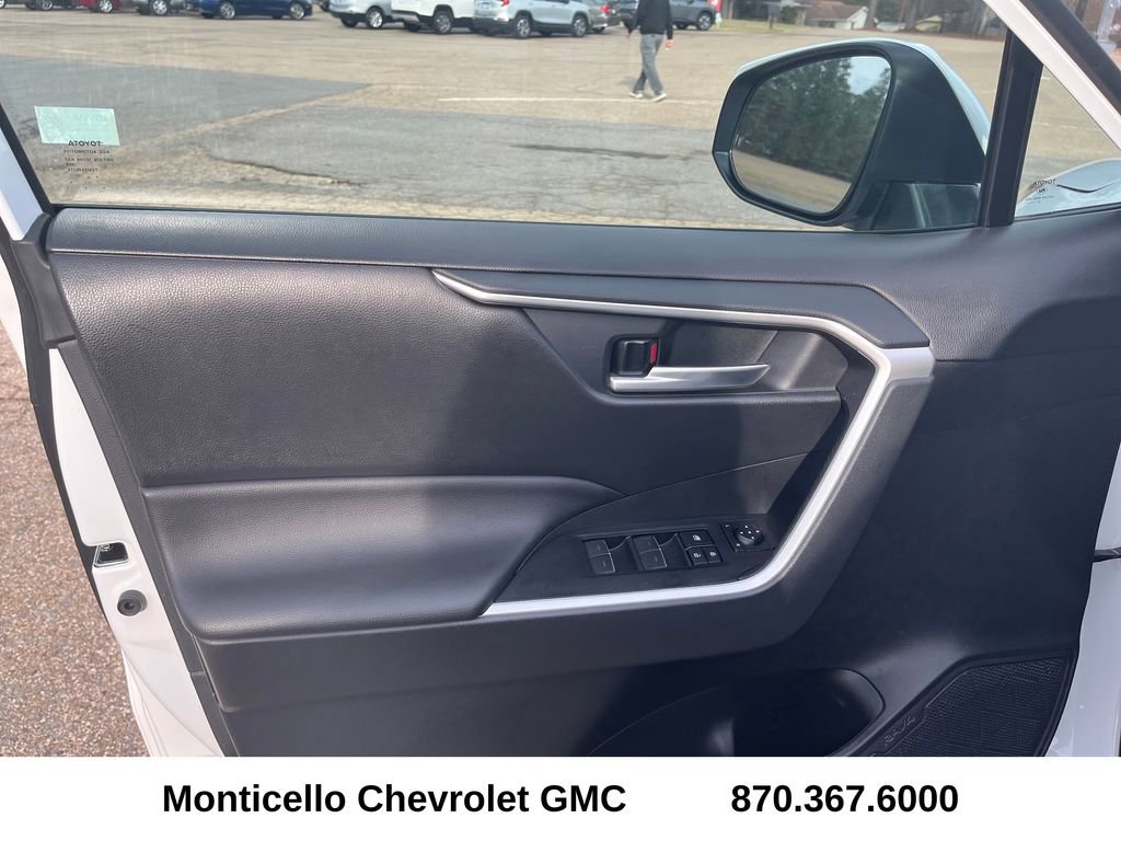 Used 2024 Toyota RAV4 XLE image 9