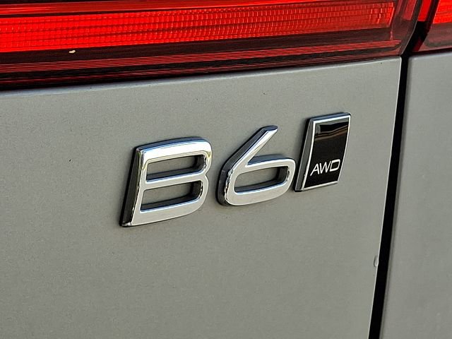 Used 2023 Volvo XC60 B6 Ultimate w/ Climate Package image 34