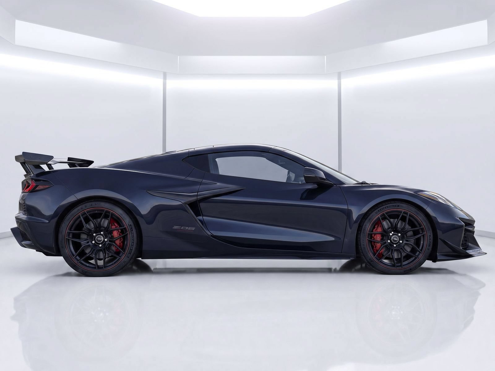 Used 2023 Chevrolet Corvette Z06 RWD image 3