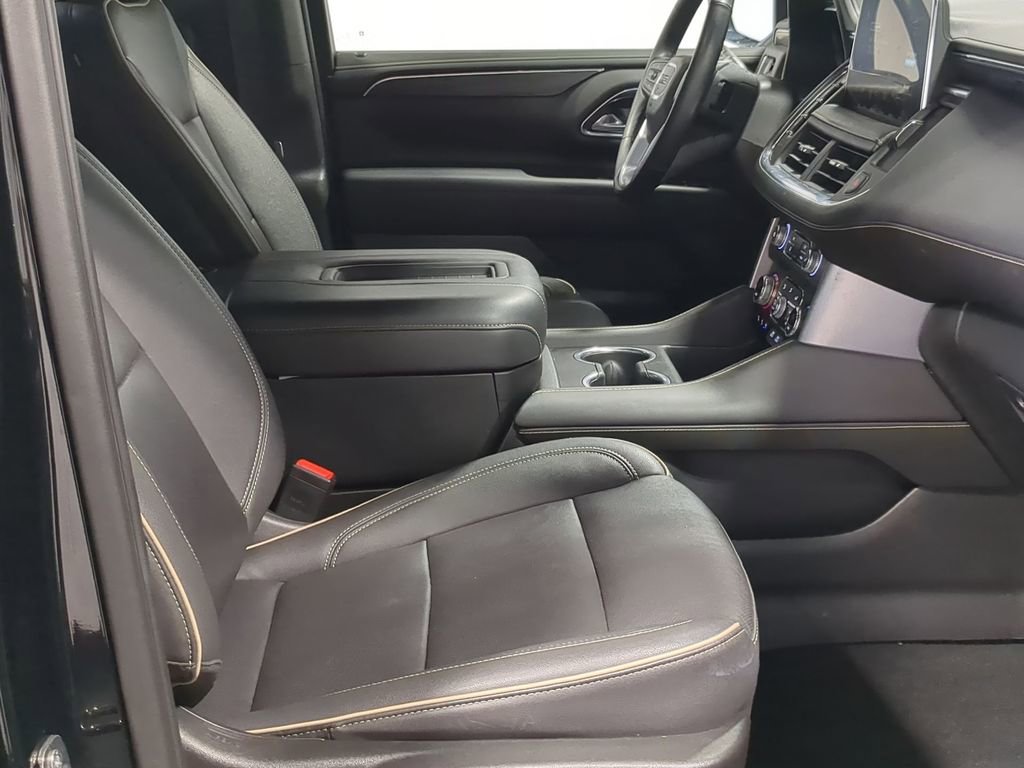 Used 2023 GMC Yukon XL SLT w/ SLT Premium Package image 22