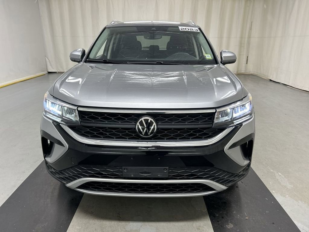 Certified 2023 Volkswagen Taos SE w/ Black Wheel Package AWD/4WD image 3
