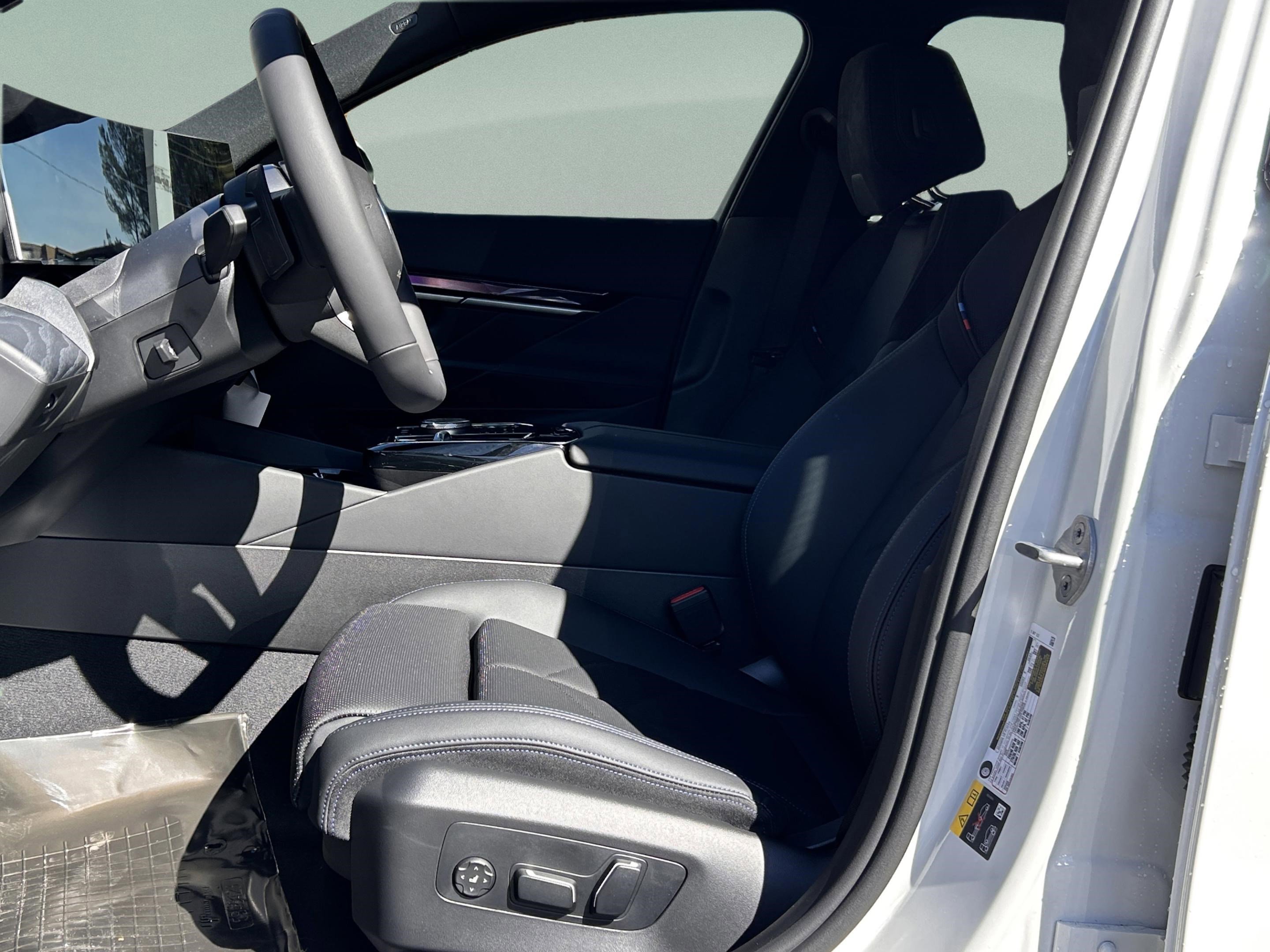 Used 2026 BMW i5 eDrive40 w/ M Sport Package image 21