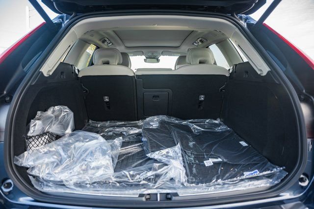 New 2026 Volvo XC60 T8 Ultra w/ Protection Package Premier image 9