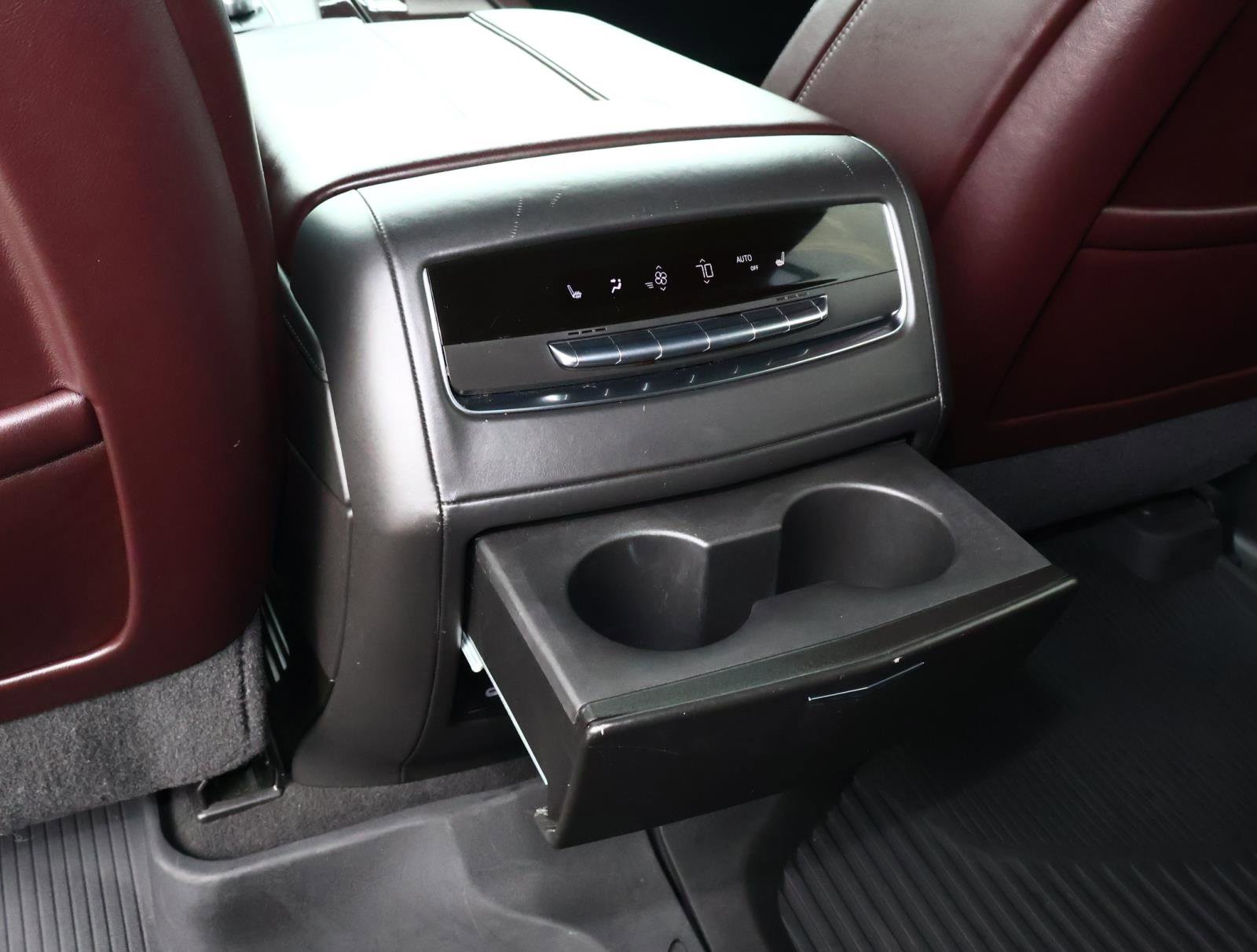 Used 2021 Cadillac Escalade ESV Sport Platinum w/ LPO, ONYX Package AWD/4WD image 19