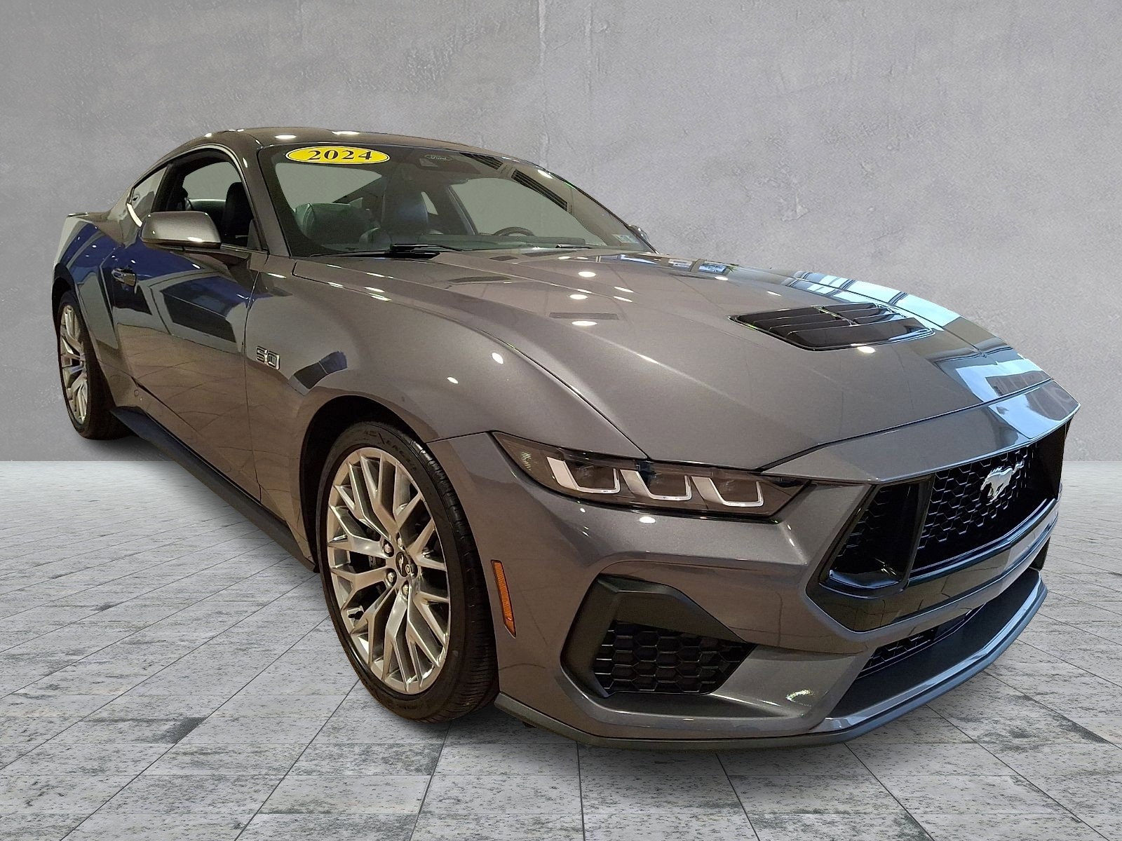 Used 2024 Ford Mustang GT Premium RWD image 3