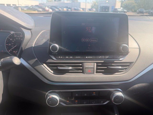 Used 2020 Nissan Altima 2.5 S FWD image 12