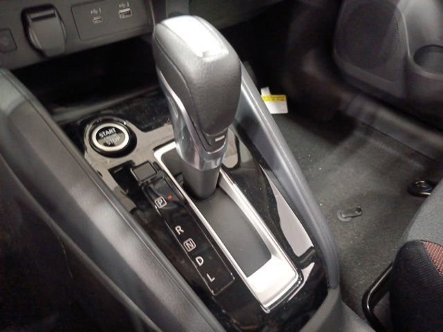 New 2025 Nissan Versa SR w/ Trunk Package image 15