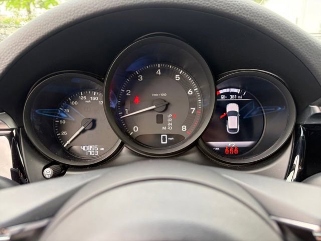 Used 2024 Porsche Macan AWD/4WD image 9