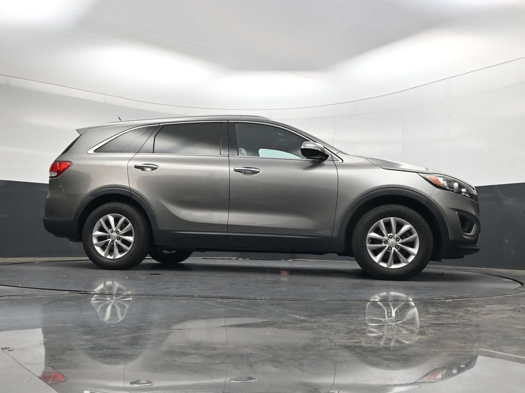 Used 2017 Kia Sorento AWD image 43