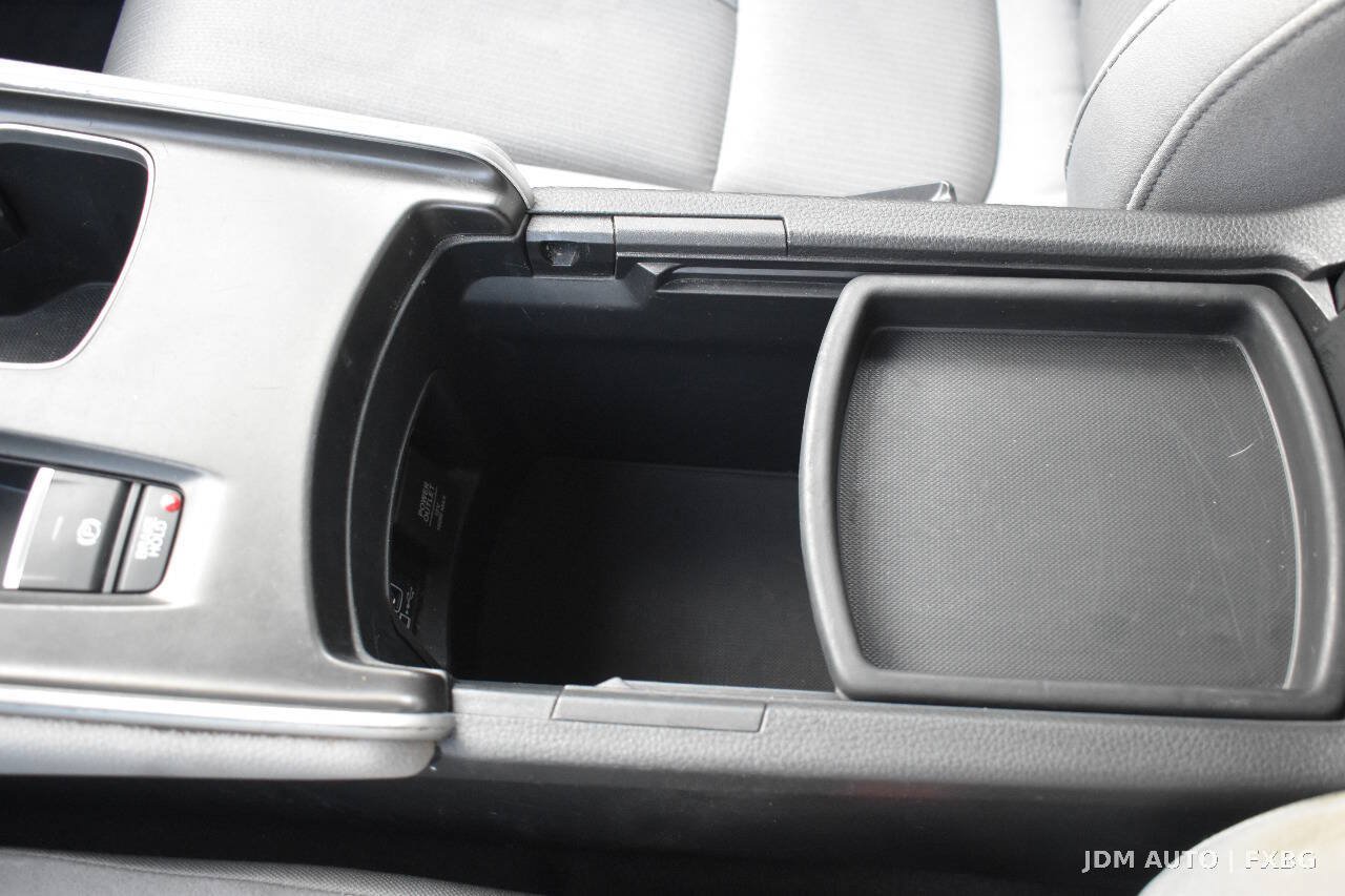 Used 2018 Honda Accord EX image 30