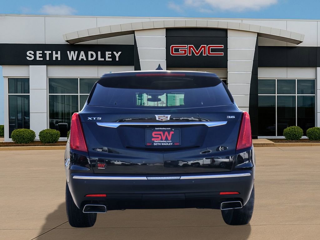 Used 2018 Cadillac XT5 Luxury w/ Driver Awareness Package image 6