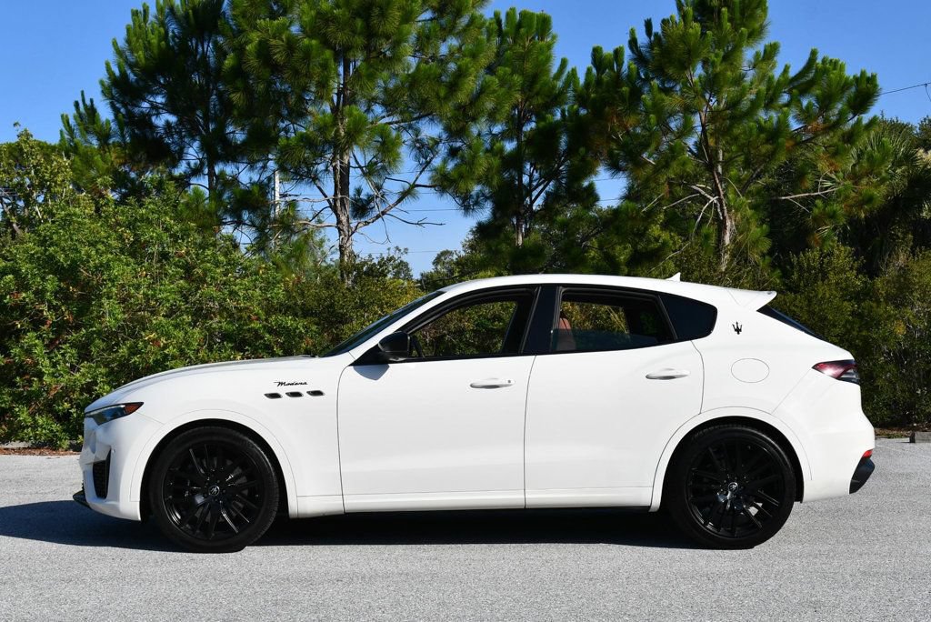 Used 2022 Maserati Levante Modena AWD/4WD image 3