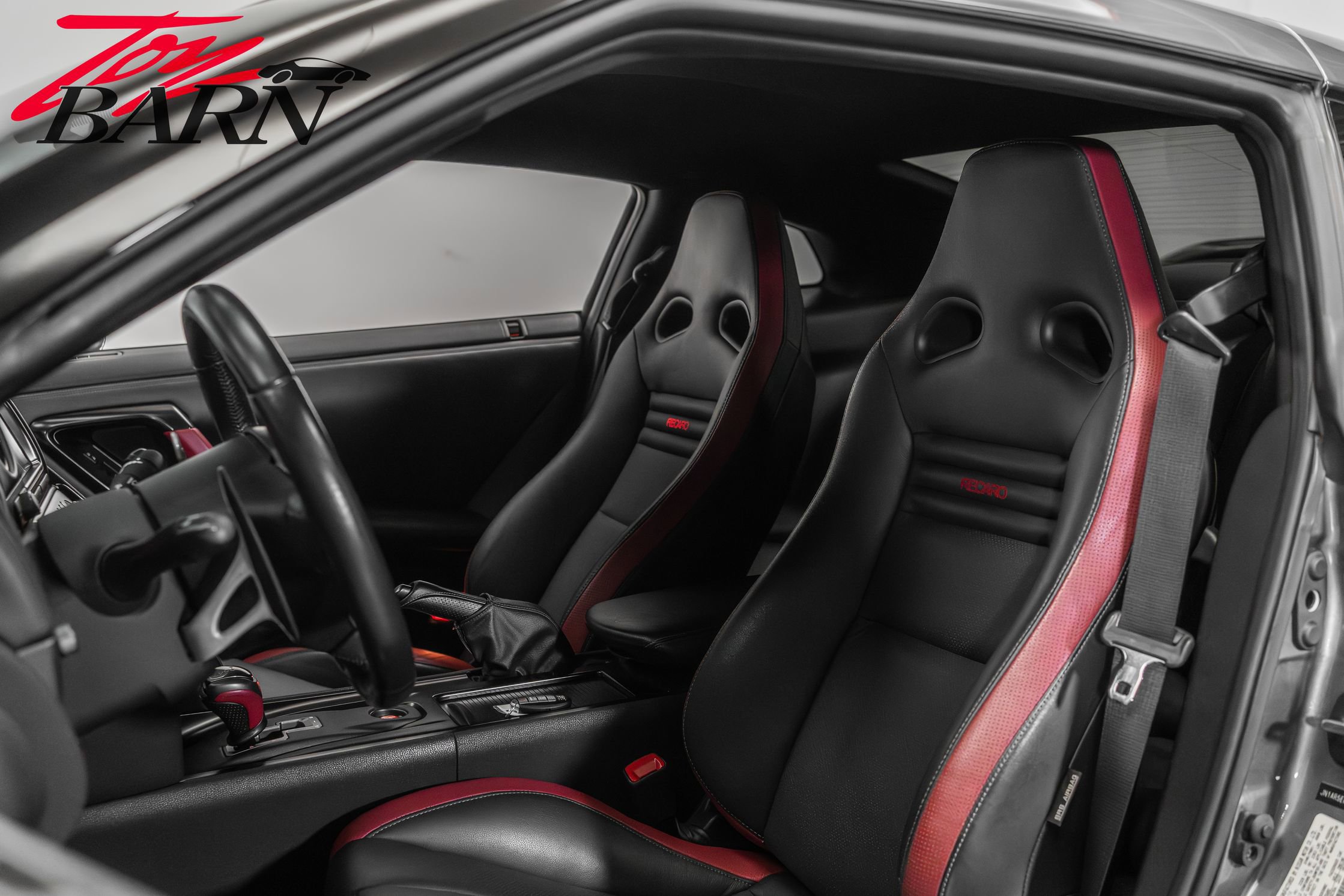 Used 2013 Nissan GT-R Black Edition image 24