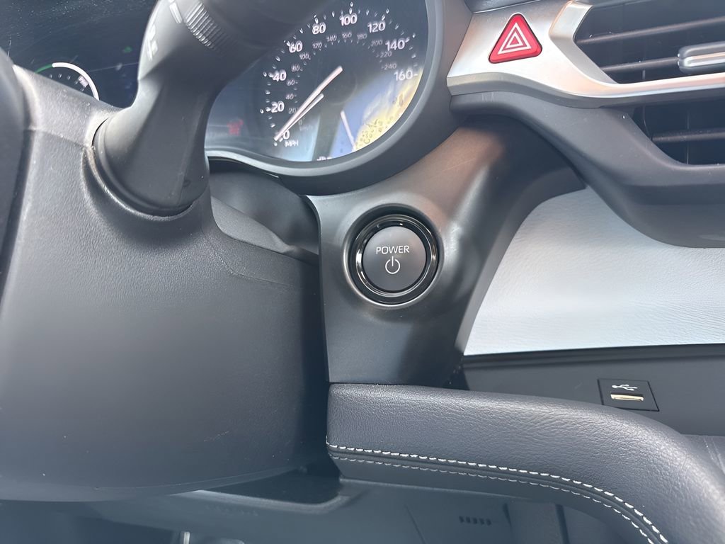 Used 2025 Toyota Sienna LE FWD image 19