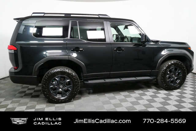 Used 2025 Lexus GX 550 AWD/4WD image 2