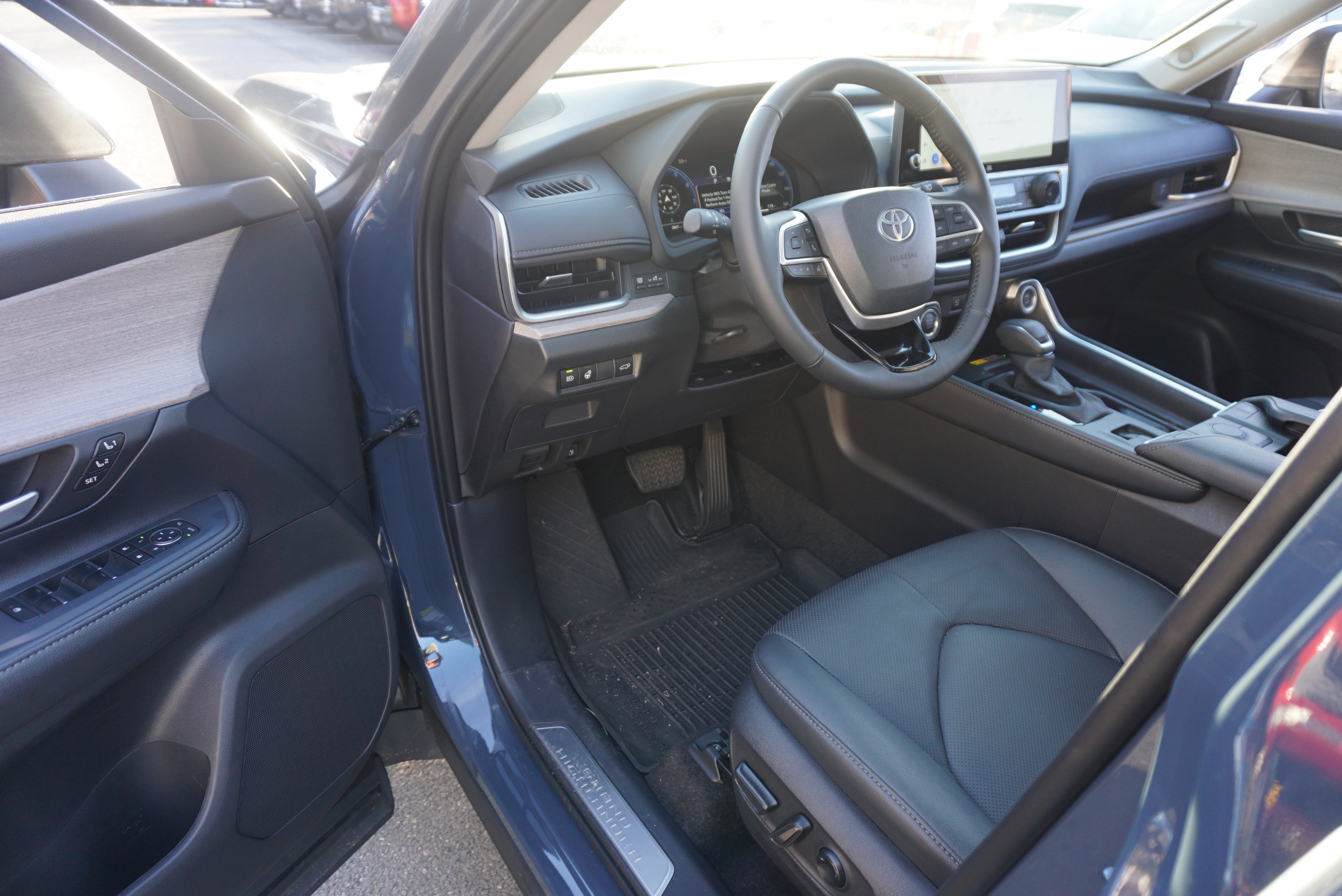 Used 2026 Toyota Grand Highlander Limited image 7