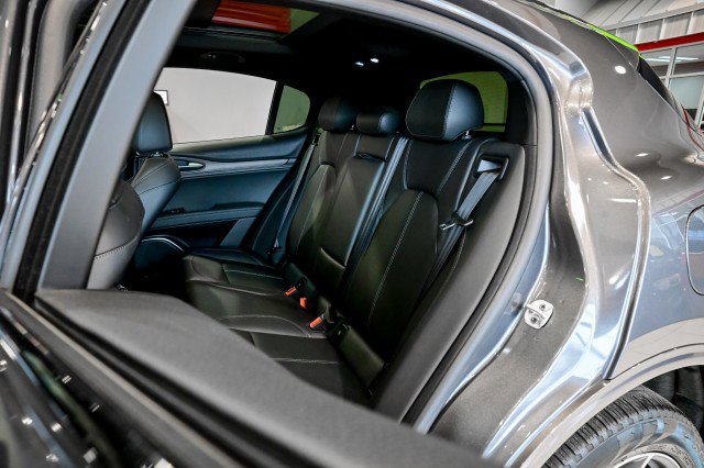 Used 2022 Alfa Romeo Stelvio Ti image 21