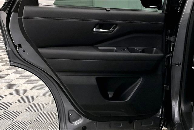 New 2026 Nissan Pathfinder Platinum image 32