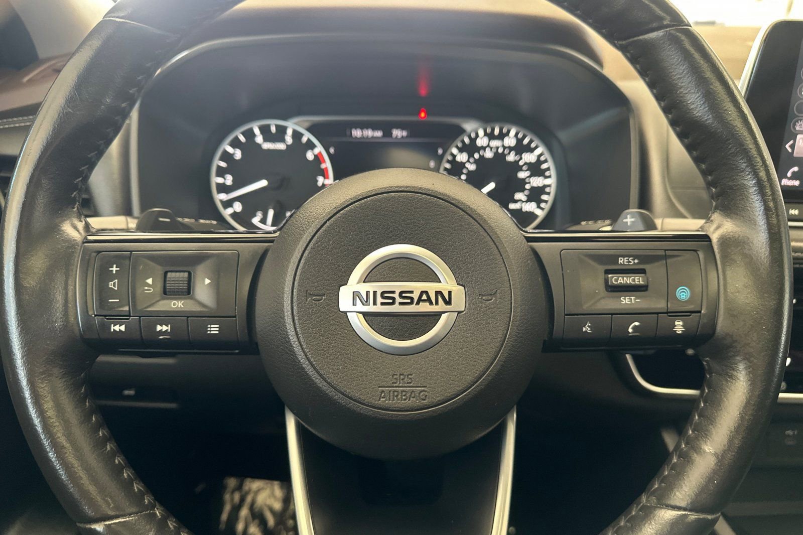 Used 2021 Nissan Rogue SV w/ Premium Package image 22