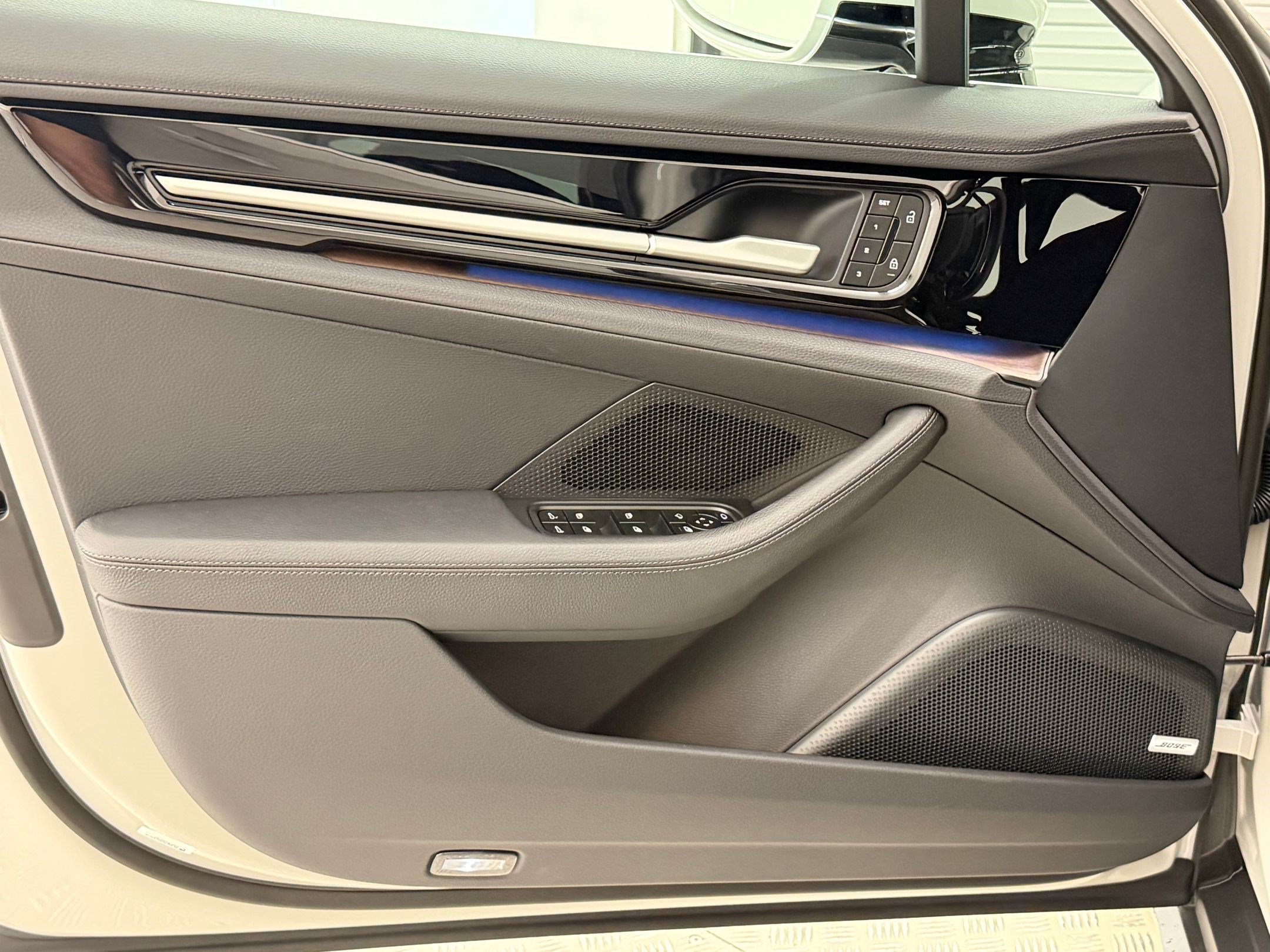 New 2026 Porsche Panamera image 14