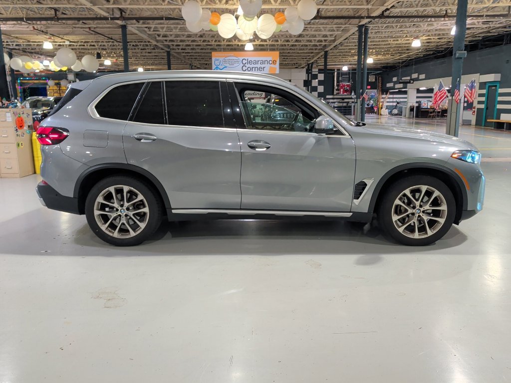 Certified 2024 BMW X5 xDrive40i w/ Premium Package AWD/4WD image 10