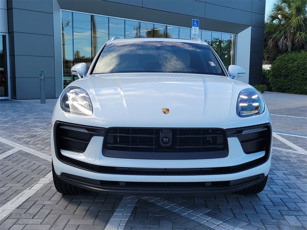 Used 2024 Porsche Macan image 8