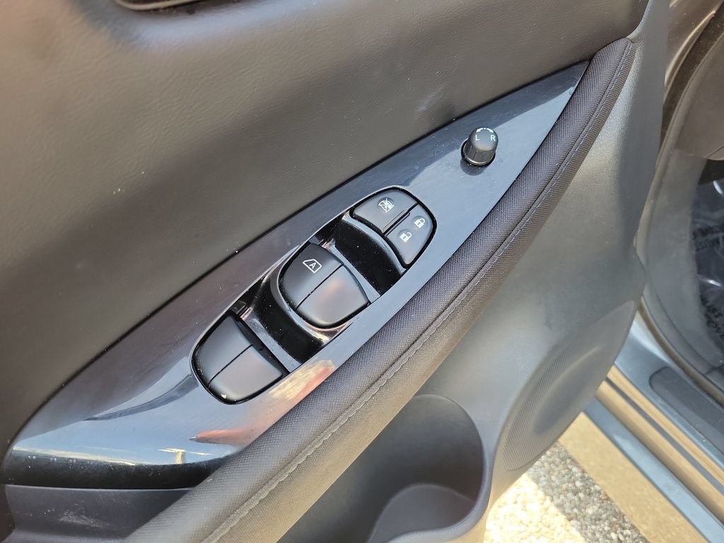 Used 2018 Nissan Leaf SV w/ SV All Weather Package FWD image 14