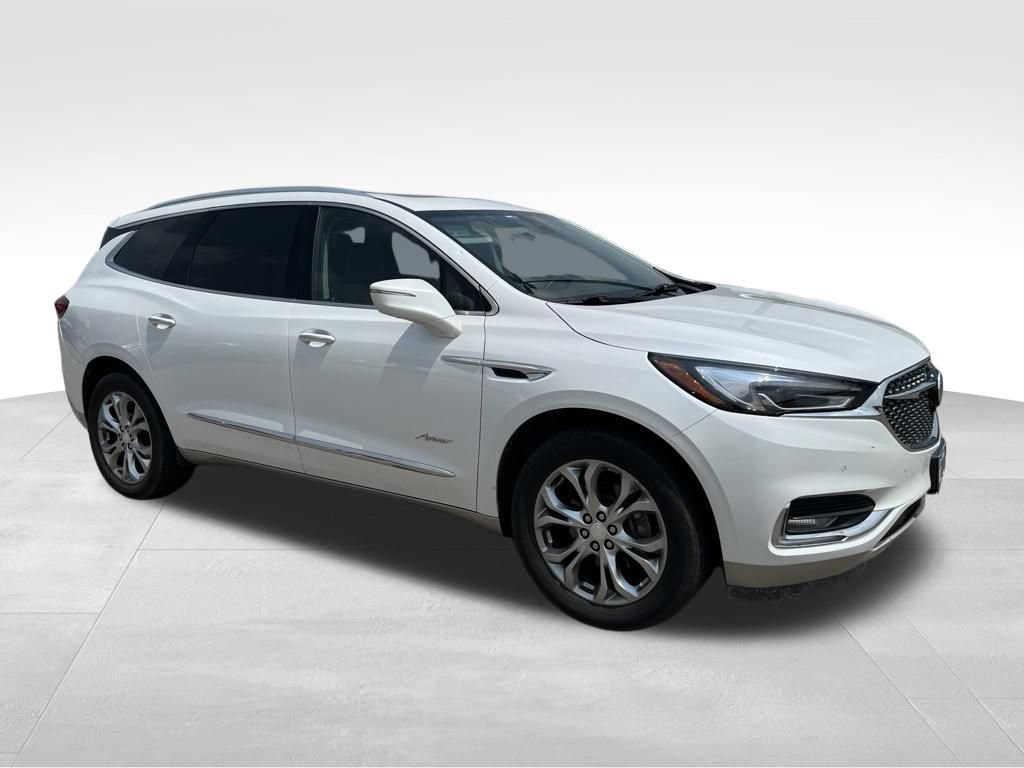 Used 2018 Buick Enclave Avenir w/ Avenir Technology Package AWD/4WD image 2