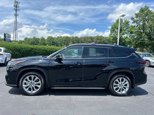 Used 2025 Toyota Highlander Limited AWD/4WD image 12