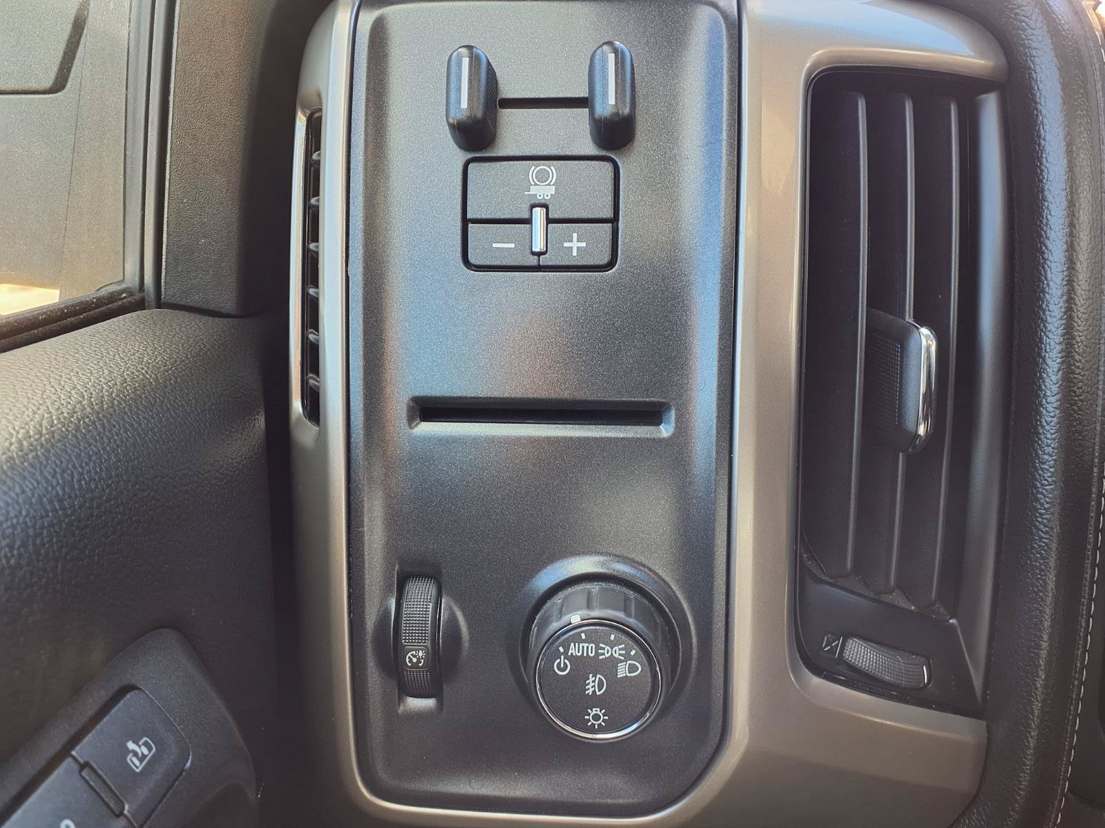 Used 2018 Chevrolet Silverado 1500 High Country RWD image 13