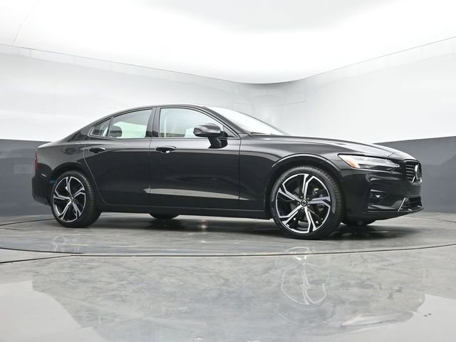Used 2024 Volvo S60 B5 Plus image 33
