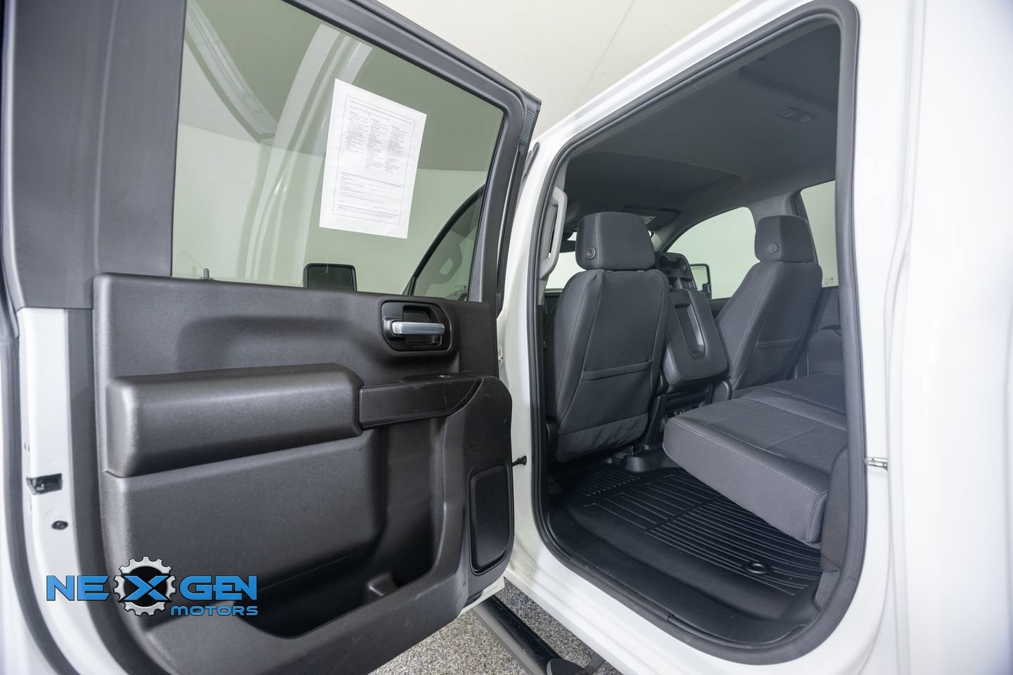Used 2025 Chevrolet Silverado 2500 Custom w/ Custom Value Package AWD/4WD image 28
