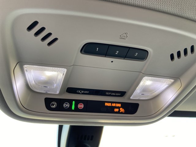 Used 2021 Chevrolet Traverse LT FWD image 42