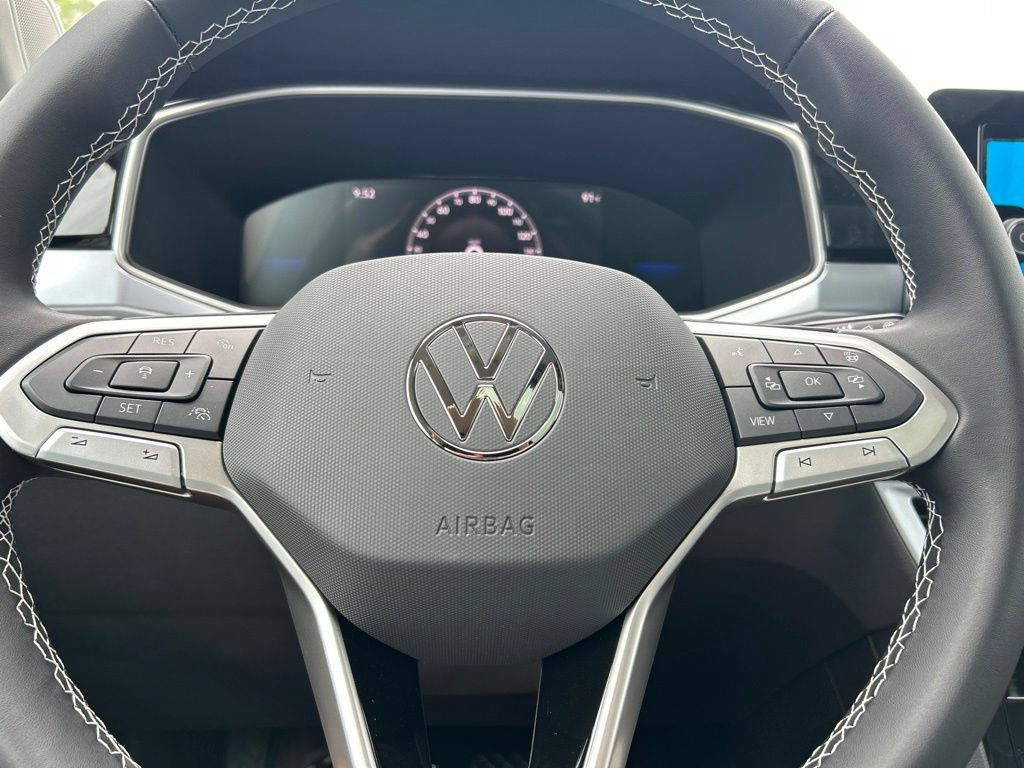New 2026 Volkswagen Taos SE w/ Panoramic Sunroof Package FWD image 24