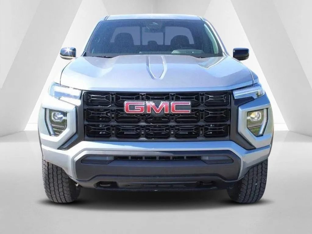 New 2026 GMC Canyon Elevation RWD image 2