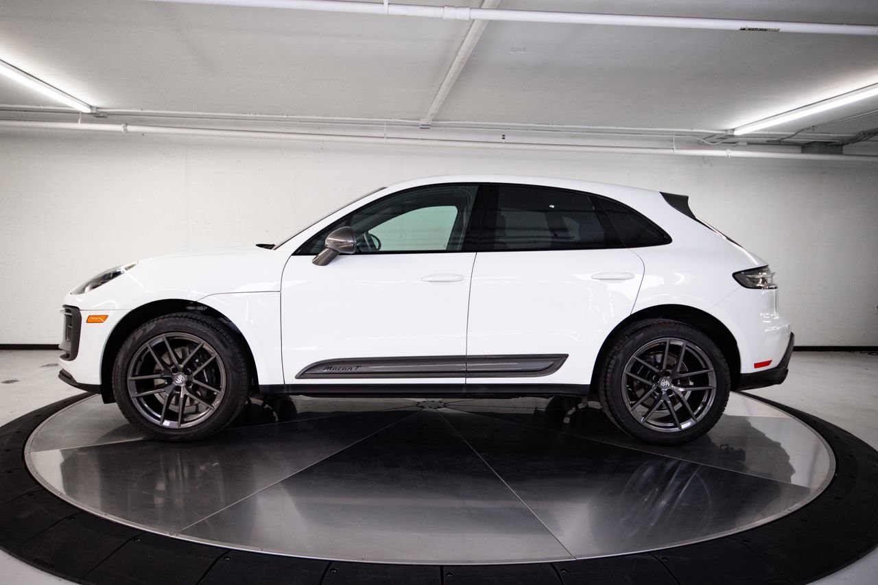 Used 2023 Porsche Macan Turbo image 2
